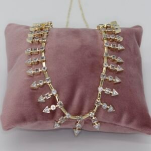 Özel Seri Ok Detaylı Altın Kaplama Çelik Kolye